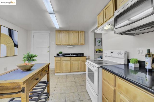 2406 10th, Berkeley CA: https://media.crmls.org/mediaz/c7c17e34-72c2-4db4-8b60-e46ecc52f36c.jpg