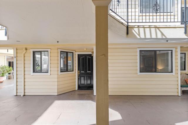 Image 2 of 42 For 576 Parr Avenue 1