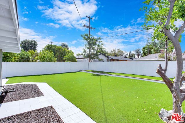 18800 Cohasset Street, Reseda CA: https://media.crmls.org/mediaz/c7c22f47-f56b-4bc6-8a70-2d8908e40674.jpg