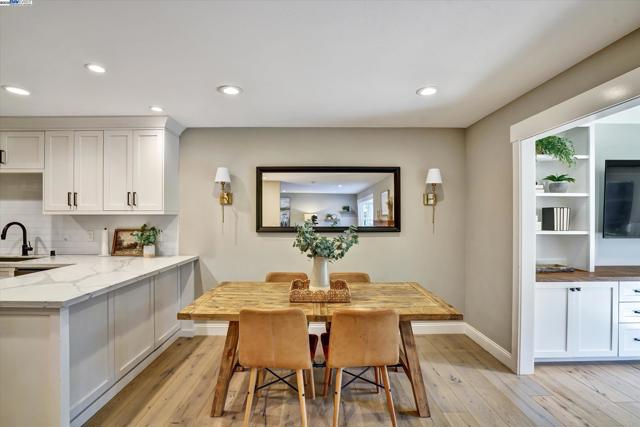 27 Serene Ct, Danville CA: https://media.crmls.org/mediaz/c7c2a0cc-1e31-44cd-96ed-fec27db93534.jpg