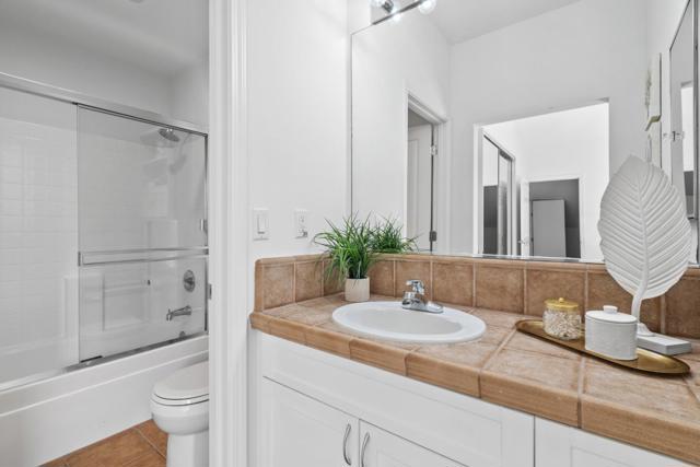 748 Cottage Court, Mountain View CA: https://media.crmls.org/mediaz/c7c2a782-0508-415a-9c05-8e372d27db3d.jpg