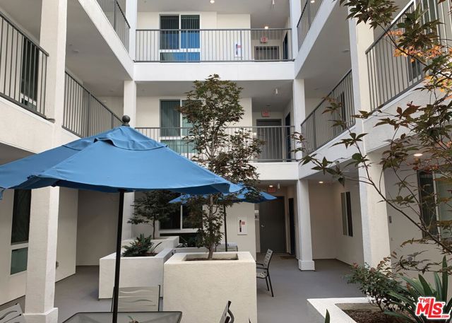 3524 Chesapeake Avenue, Los Angeles CA: https://media.crmls.org/mediaz/c7c2a7c0-4726-4eab-b062-f7440721a375.jpg