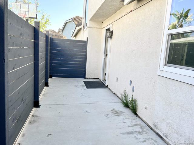 10632 Rancho Carmel Dr, San Diego CA: https://media.crmls.org/mediaz/c7c2e276-c08a-44c0-92ad-1682f4f41d1f.jpg