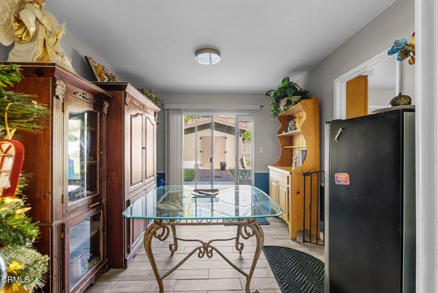 Detail Gallery Image 12 of 44 For 16833 Nearview, Canyon Country,  CA 91387 - 5 Beds | 3 Baths