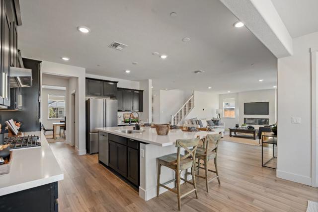 191 Scarlett Way, Hollister CA: https://media.crmls.org/mediaz/c7c2f639-e388-4a1f-861b-d03e99cc2f40.jpg