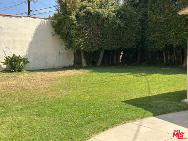 1926 Thayer Avenue, Los Angeles CA: https://media.crmls.org/mediaz/c7c44f76-c747-419a-a895-09315a53034c.jpg