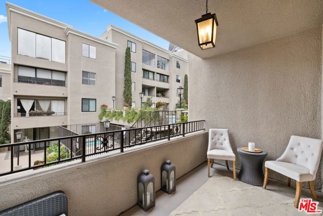 8455 Fountain Avenue, West Hollywood CA: https://media.crmls.org/mediaz/c7c4b55e-8f36-49e7-85a1-510dd1c2bacf.jpg