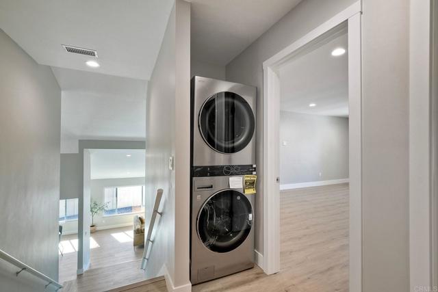 10265 Aviary Drive, San Diego CA: https://media.crmls.org/mediaz/c7c4de49-b294-46e9-943d-a7197936ab2a.jpg