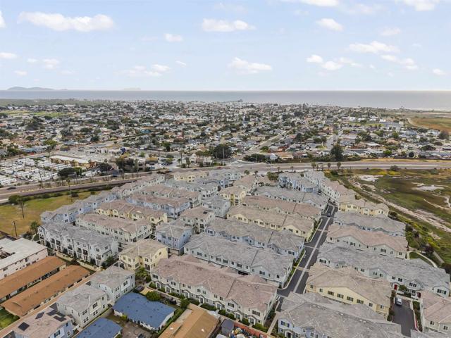 524 Surfbird Lane, Imperial Beach CA: https://media.crmls.org/mediaz/c7c4f4b7-227c-457a-9e8c-27c629793ba9.jpg