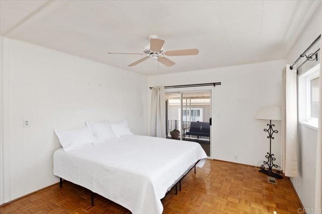 8975 Lawrence Welk Dr, Escondido CA: https://media.crmls.org/mediaz/c7c532d9-7fd1-4e81-9409-9c19f7656ce5.jpg