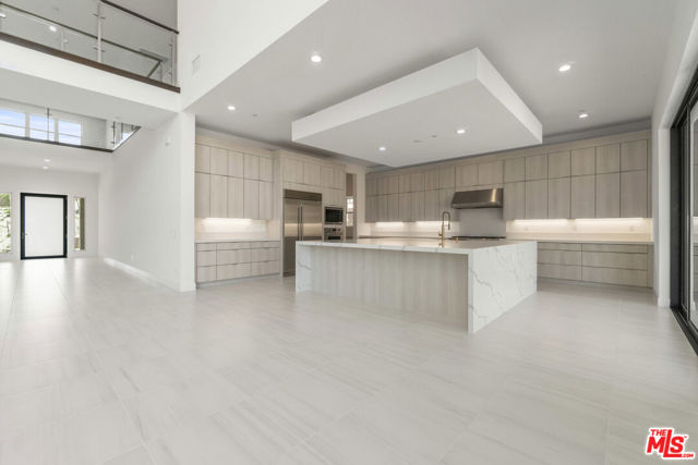 20115 W Galway Lane, Porter Ranch CA: https://media.crmls.org/mediaz/c7c5f28c-dccd-46fb-8f97-9f070a70da6b.jpg