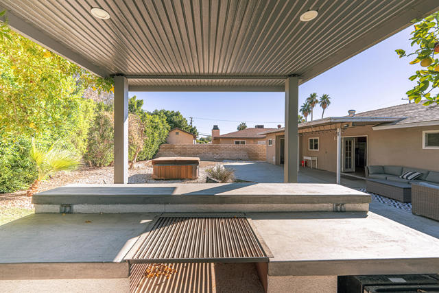43120 Texas Avenue, Palm Desert CA: https://media.crmls.org/mediaz/c7c607fe-f7e9-4bff-870d-5f3a93174ef6.jpg