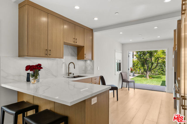 1225 California Avenue, Santa Monica CA: https://media.crmls.org/mediaz/c7c70fcd-6f61-4242-a778-18f1ca83b561.jpg