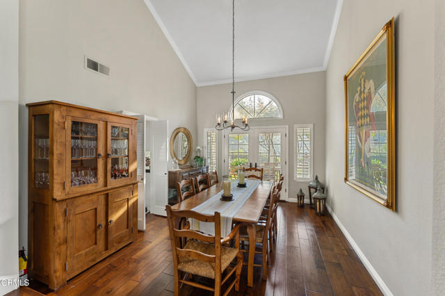 Detail Gallery Image 15 of 72 For 3153 Dragonfly St, Glendale,  CA 91206 - 4 Beds | 3 Baths