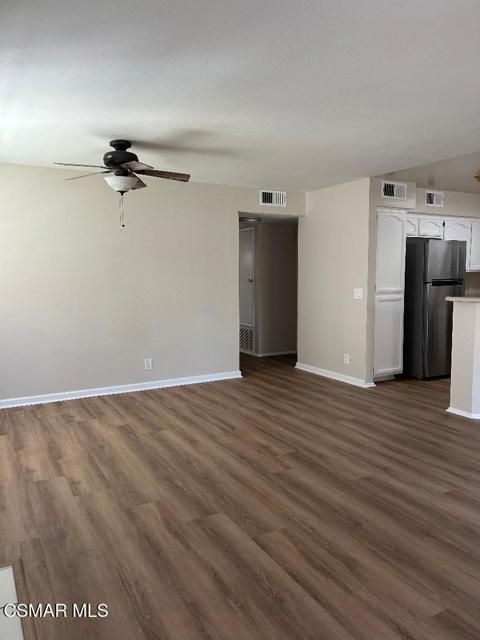 3376 Holly Grove Street, Westlake Village CA: https://media.crmls.org/mediaz/c7c7c955-8d72-4a00-a6f9-9ceb332fa67a.jpg