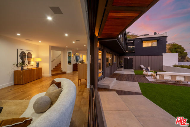 8021 Floral Avenue, Los Angeles CA: https://media.crmls.org/mediaz/c7c7efc2-38d4-4b10-9d44-341aa30d85ce.jpg