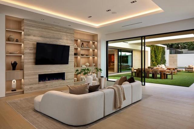 349 Walsh Road, Atherton CA: https://media.crmls.org/mediaz/c7c8402c-9df1-4e57-b0fe-6902f71c0c2c.jpg