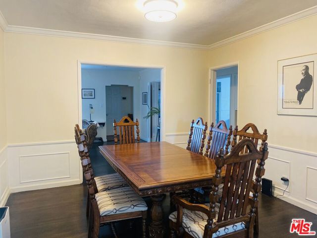 9116 S 5th Avenue, Inglewood CA: https://media.crmls.org/mediaz/c7c8d7f3-8103-4d03-8ea6-846dd07415a4.jpg