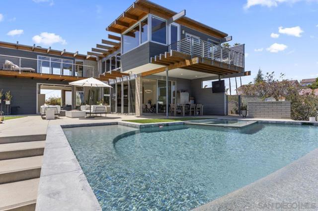 1635 Gascony Rd, Encinitas CA: https://media.crmls.org/mediaz/c7c8f9f1-99d4-4a7b-beb0-d0ca4e18ac17.jpg