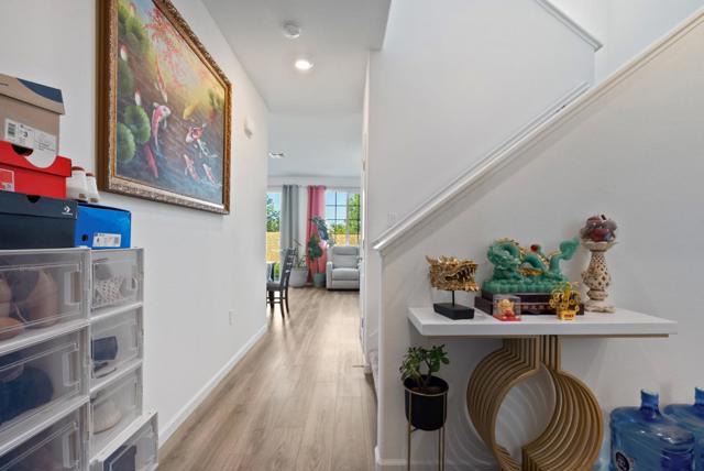 1455 Winzer Place, Gilroy CA: https://media.crmls.org/mediaz/c7c99dbe-e2f4-4d07-87f7-70e803601a54.jpg