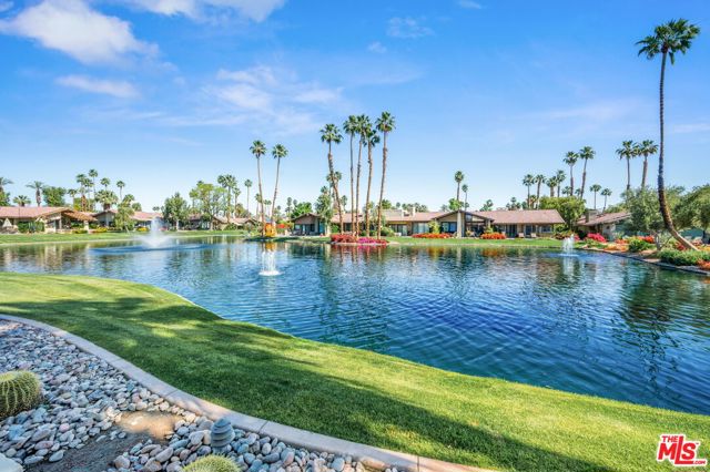 84 Running Springs Drive, Palm Desert CA: https://media.crmls.org/mediaz/c7c9d102-585d-4fa0-bda3-0b44430fb8bb.jpg