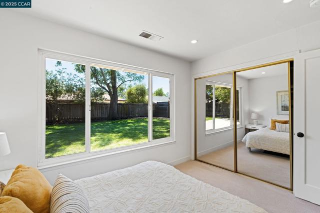 197 Hazel Dr, Pleasant Hill CA: https://media.crmls.org/mediaz/c7ca315a-c0cd-4f61-be94-6d9047bd2256.jpg