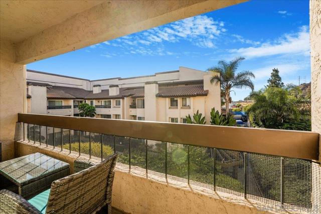 6747 Friars Rd, San Diego, California 92108, 3 Bedrooms Bedrooms, ,2 BathroomsBathrooms,Condominium,For Sale,Friars Rd,240027709SD