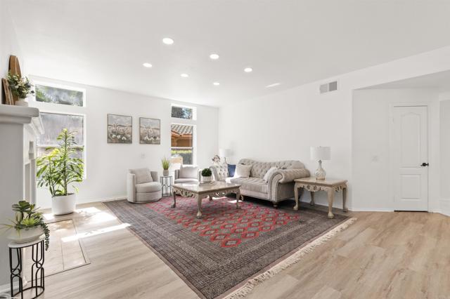 Detail Gallery Image 20 of 60 For 16883 Saint Andrews Dr, Poway,  CA 92064 - 5 Beds | 5/1 Baths