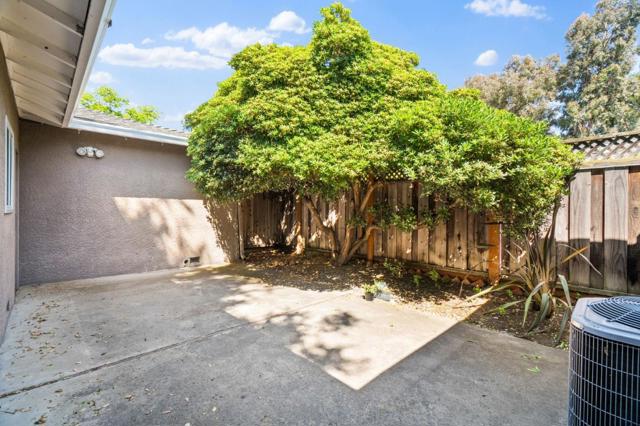 12 Church Street, Mountain View CA: https://media.crmls.org/mediaz/c7cae1d3-3b53-4e48-91fd-864a09809858.jpg