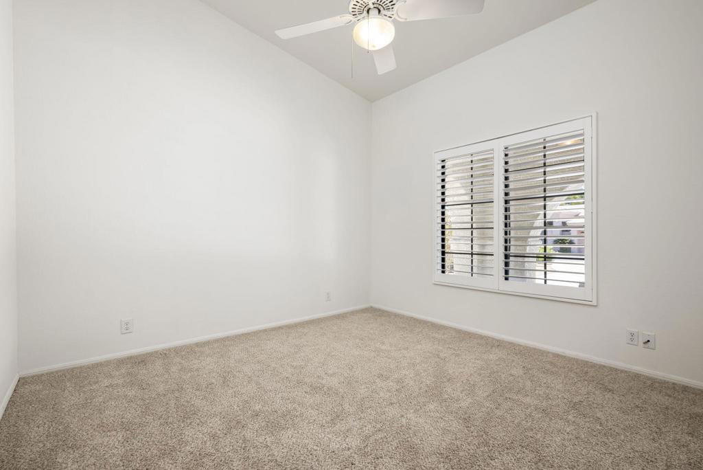 https://media.crmls.org/mediaz/c7cb2fda-fcf6-4dd0-8020-da93cd21d0e2.jpg?preset=X-Large