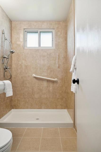 300 San Pablo Avenue, Millbrae CA: https://media.crmls.org/mediaz/c7cb7e43-ce65-494b-bdd3-92bc997a247d.jpg