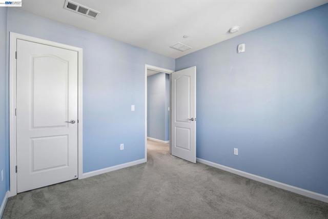 Image 29 of 47 For 102 Fanuncio Ln