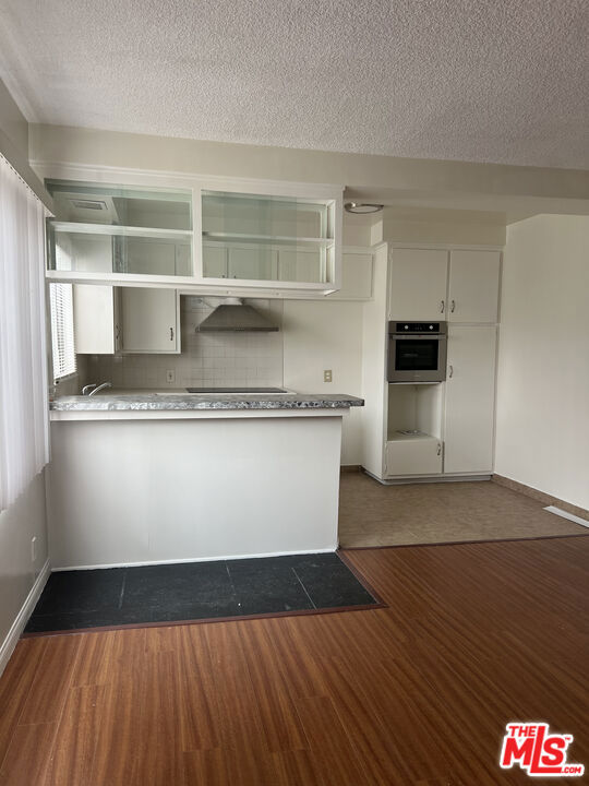 620 Edgewood Street, Inglewood CA: https://media.crmls.org/mediaz/c7cbb68b-4914-444b-8526-34b55d3234f9.jpg