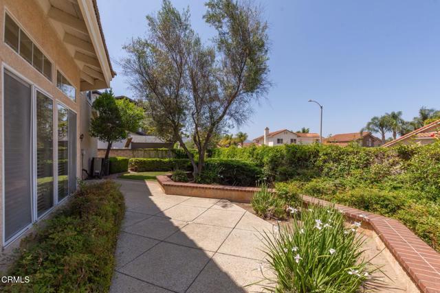 1062 Meadowlark Drive, Fillmore CA: https://media.crmls.org/mediaz/c7cbe4ea-b0f4-4f88-8df4-fba9b5500264.jpg