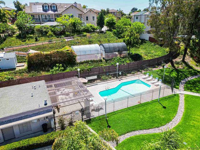 699 Ascot Dr, Vista CA: https://media.crmls.org/mediaz/c7cc3201-2fe0-4a94-a570-e965e8ae9c70.jpg