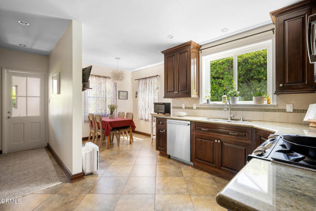 Detail Gallery Image 13 of 45 For 2175 Las Lunas St, Pasadena,  CA  - 3 Beds | 2 Baths