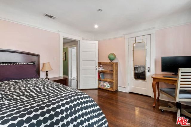541 S Coronado Street, Los Angeles CA: https://media.crmls.org/mediaz/c7cc4c81-2a0d-42ff-955b-a5e32422f10a.jpg