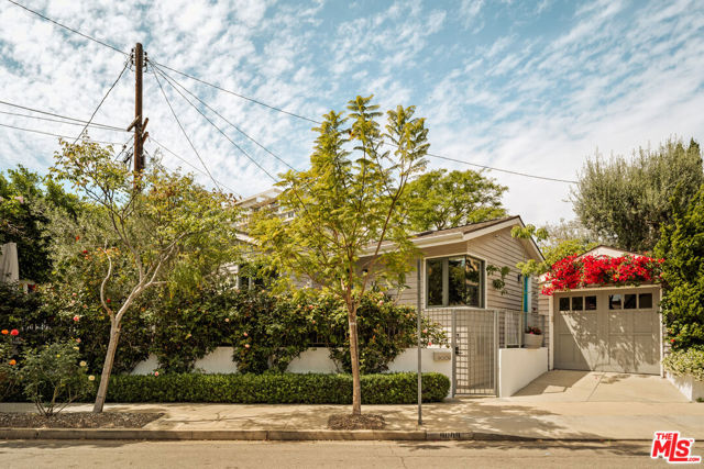 9009 Lloyd Place photo 3