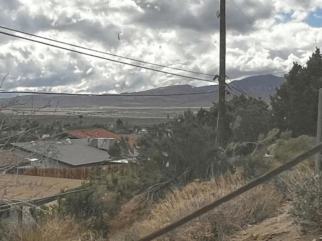 https://media.crmls.org/mediaz/c7cd5df3-3234-46de-8c13-f8e0a8229572.jpg?preset=X-Large