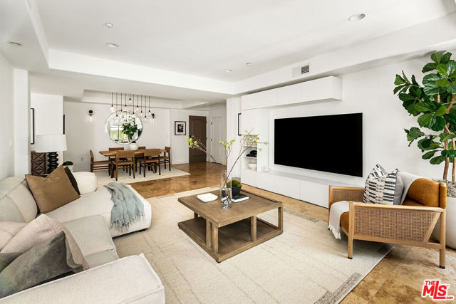 11633 Chenault Street, Los Angeles CA: https://media.crmls.org/mediaz/c7ce57b4-abeb-46cc-871e-1964c20f20be.jpg
