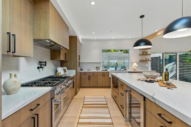 633 Manzanita Avenue, Corte Madera CA: https://media.crmls.org/mediaz/c7ce80a9-d23c-4b73-9ede-34db25a4ee27.jpg