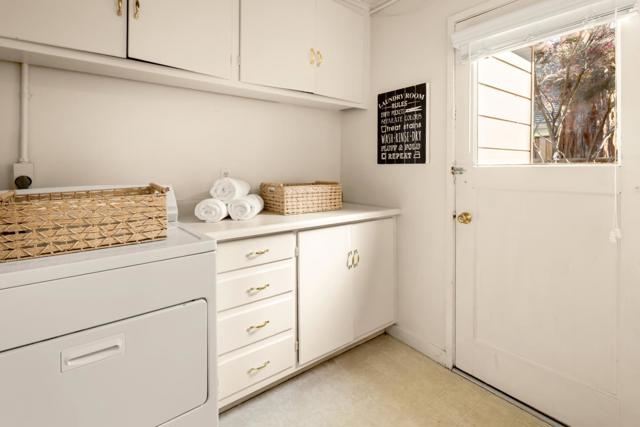 763 College Avenue, Menlo Park CA: https://media.crmls.org/mediaz/c7ce9c05-8679-476a-b4e9-38b871051507.jpg