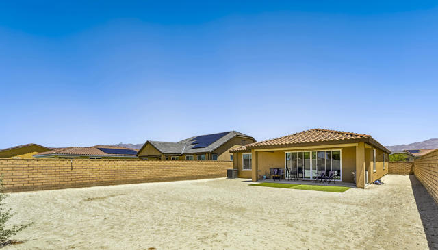 42801 Torno Place, Indio CA: https://media.crmls.org/mediaz/c7ceaf8d-5462-4db5-a0a9-21f93b3814f5.jpg