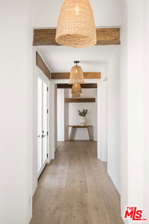 27405 Pacific Coast Highway, Malibu CA: https://media.crmls.org/mediaz/c7cf3e85-9521-42c7-bc22-42b28251764c.jpg
