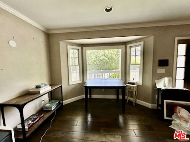 12722 Halkirk Street, Studio City CA: https://media.crmls.org/mediaz/c7cf602f-a23c-49da-a5cc-57f67d2b6c84.jpg