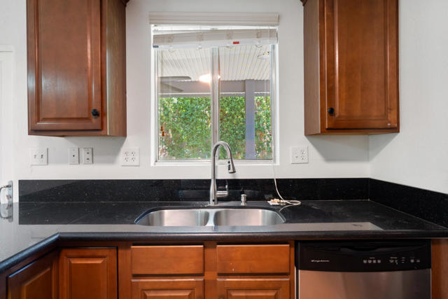 77145 Calle Durango, La Quinta CA: https://media.crmls.org/mediaz/c7cf8125-5d06-4324-bf25-89aa9a28a2d5.jpg