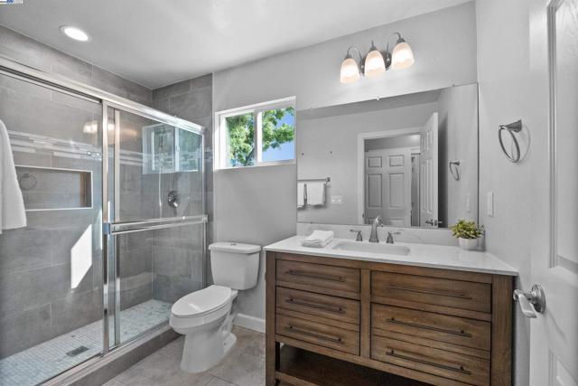 5095 Nottingham Ct, Newark CA: https://media.crmls.org/mediaz/c7cfe4ed-4721-4588-9af4-42188e811dd2.jpg