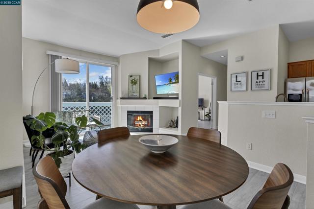 4605 Keller Ridge Dr, Clayton CA: https://media.crmls.org/mediaz/c7d04603-b9e2-473b-ab7f-03f0ece89405.jpg