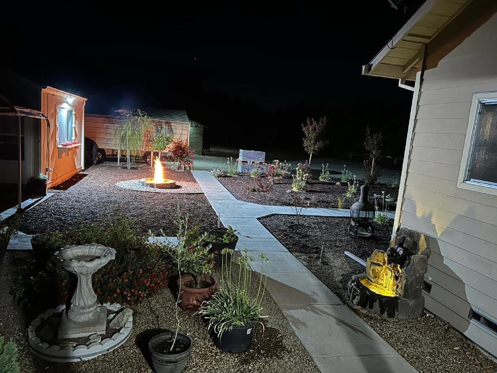 https://media.crmls.org/mediaz/c7d078a0-4113-4d7a-a9f9-5f7ad0824a0c.jpg?preset=X-Large