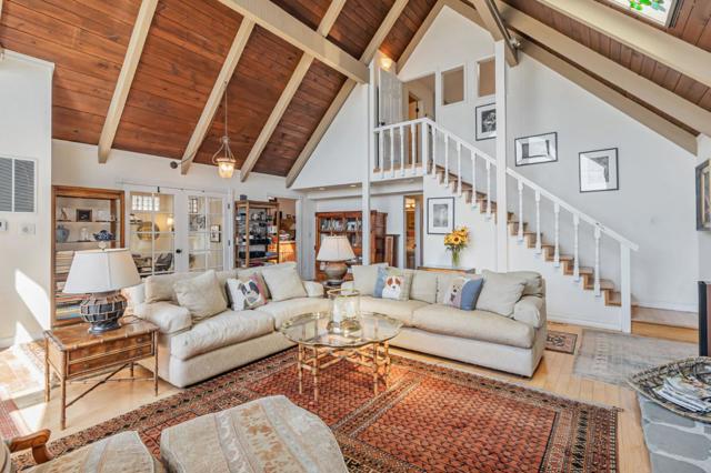 1025 Tamarind Street, Montara CA: https://media.crmls.org/mediaz/c7d15bae-5f82-4e33-996c-97e4014fb100.jpg